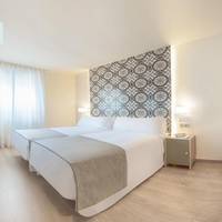 Twin Room with City View