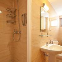 Quadruple Room with Private Bathroom