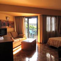 Studio (2 Adults)