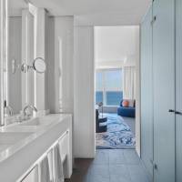 Cool Corner Suite