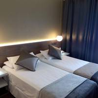 Twin Room with Street View