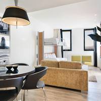Family Room (2 Adults + 2 Children)