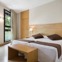 Family Room (3 Adults)
