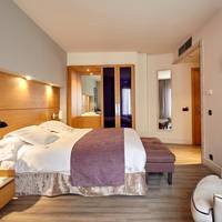 Queen Room - Disability Access