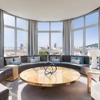 Panoramic Penthouse Suite 