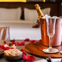Romantic Package - Suite Room