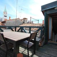 Zoia Three-Bedroom Apartment with Terrace - San Marco 253