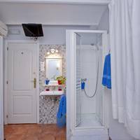 Single Room with Private External Bathroom