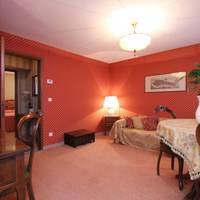 One-Bedroom Apartment MCS bis with Sofa Bed