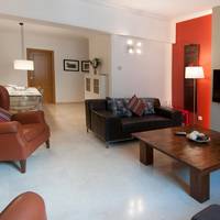 Superior Three-Bedroom Apartment - Ronda Universitat 16