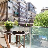 Three-Bedroom Apartment - Calle Prats de Mollo, 18