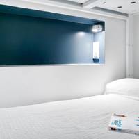 Bed in 8-Bed Mixed Dormitory Room with Shared Bathroom