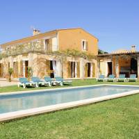 Six-Bedroom Villa 