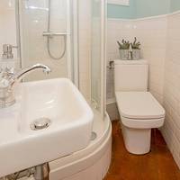 Twin Room with Private External Bathroom
