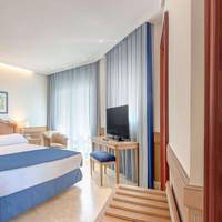 Junior Suite (2 Adults + 2 Children)