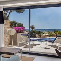 Royal Suite with Direct Pool Access