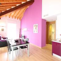 Deluxe Two-Bedroom Apartment (2-4 Adults)