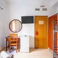 Basic Triple Room with Shared Bathroom