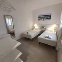 Single Room with Shared Bathroom