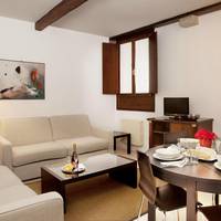 One-Bedroom Apartment (4 Adults)