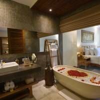 Suite Pool Access