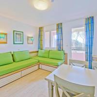 Select Studio (4 People)