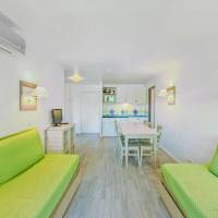 Comfort One-Bedroom Apartment (6 People)
