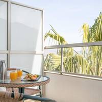 Standard Twin Room with Sea View