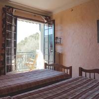 Provençal Twin Room with Balcony and Valley View