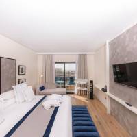 Superior Family Room (2 Adults +  1 Child)