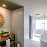 Club - Suite with Ocean View