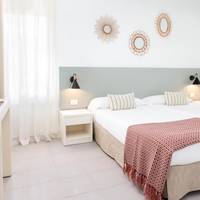 One-Bedroom Deluxe Apartment - Ground Floor (2 Adults)