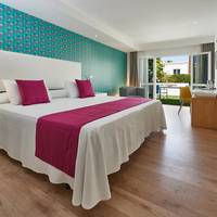 Double Room (1 Adult)