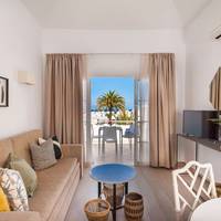 Deluxe One-Bedroom Apartment (2 Adults) - Top Floor