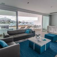 Serenity Lago 2 bedroom Suite with jacuzzi and sea view