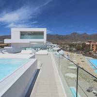 Infinity Indulgence 3 bedroom  penthouse with private pool, hot tub and sea view
