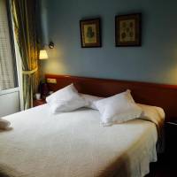 Double Room with Balcony and Private Bathroom