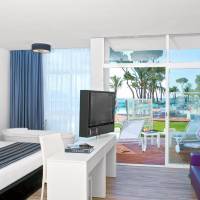 The Level Suite Solarium (2 Adults + 1 Child)