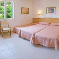 Double Room with Sea View and Balcony (2 Adults + 1 Child )