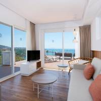 Deluxe Apartment with Sea View