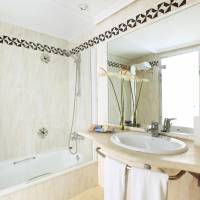 Double Room (1 Adult)