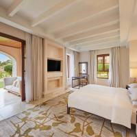 Junior Suite with Garden View - King