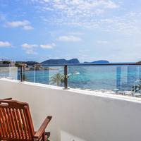 Twin Room with Balcony and Sea View