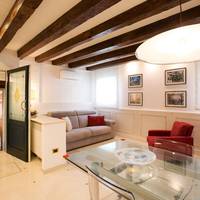 Apartment with Canal View