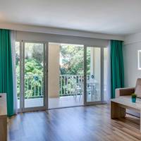 Two-Bedroom Apartment (4 Adults + 2 Children)