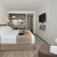 Family Connecting Room (2 Adults + 2 Children)