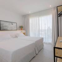 One-Bedroom Apartment with Balcony
