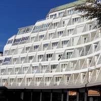 Superior Three-Bedroom Apartment - next to main square (Edif. Montblanc).