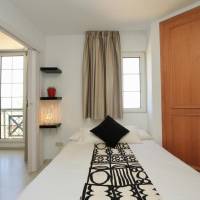  Family Studio (2 Adults + 2 Children)