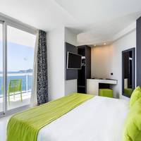 Joy – Junior Suite with Sea View (2 Adults + 1 Child)